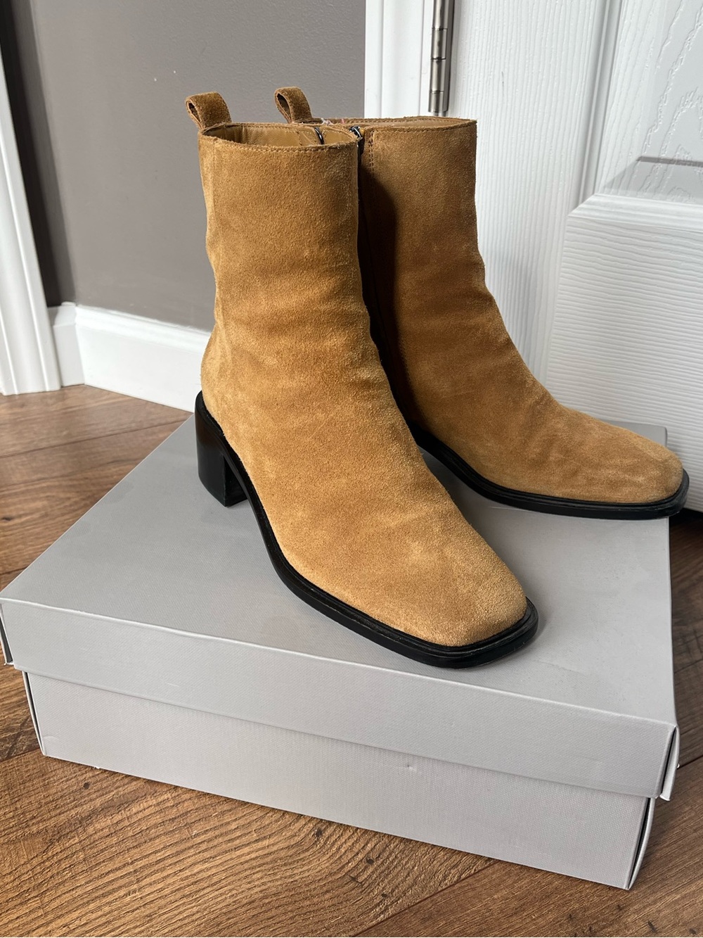Everlane Women’s City Boots - Suede Sand - 7.5